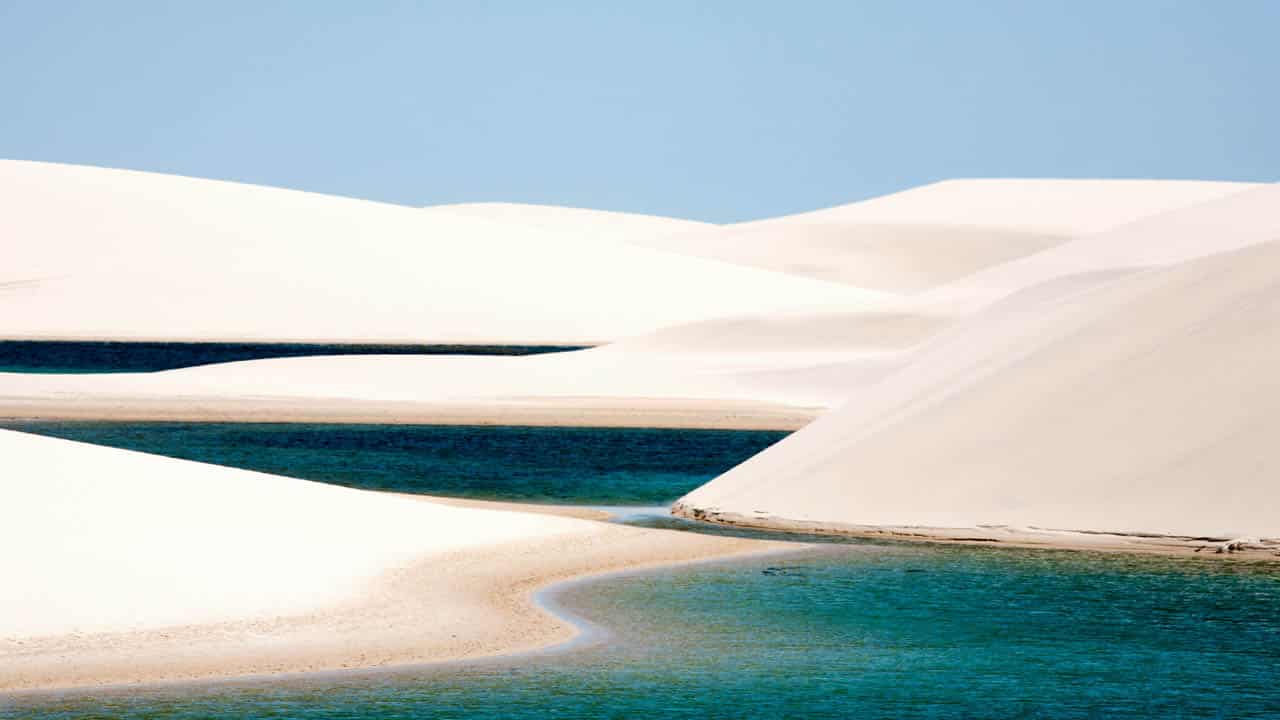 baignade dans le désert au Brésil